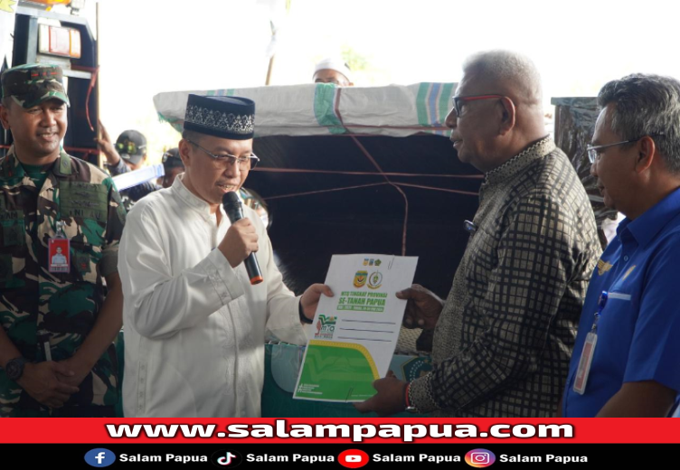 Plt Bupati Mimika Terima Al-Qur�an Raksasa Dari Jepara