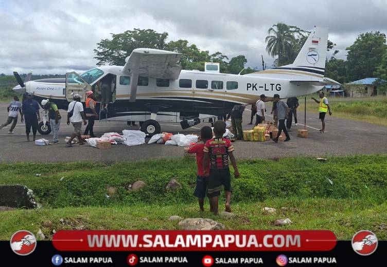 Pesawat menjadi salah satu moda transportasi utama ke Kabupaten Nduga, Provinsi Papua Pegunungan saat di Bandara Kenyam, Kamis (7/5/2026)(Salampapua.com/Sianturi)