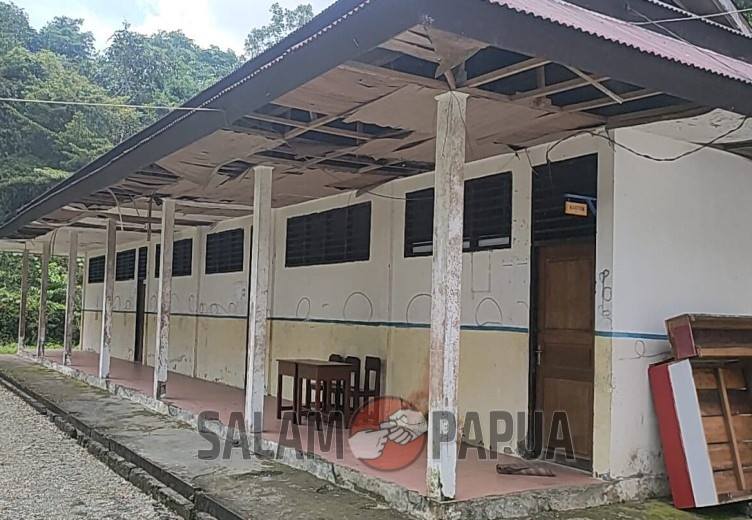 Kondisi Plafon Sekolah Hancur, Kepsek SDN Ayuka Sebut Sudah Lapor Ke Disdik Mimika