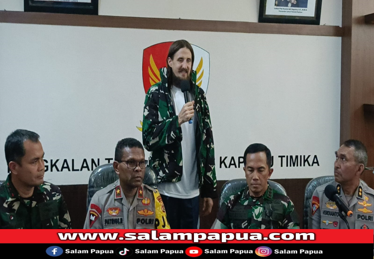 Bebas Dari Tangan KKB, Pilot Susi Air Nampak Bahagia Dan Ucapkan Terima Kasih