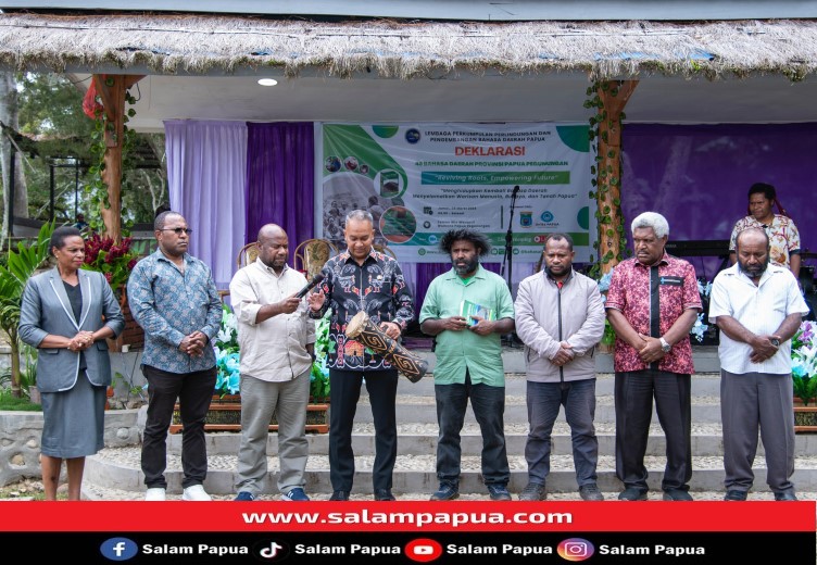 Gubernur Papua Pengunungan Deklarasikan 46 �Bahasa Ibu� Papua Di Wilayah Lapago