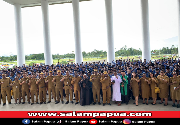 Bupati Mimika Serahkan 330 SK CPNS, Yang Bermasalah Akan Diselesaikan