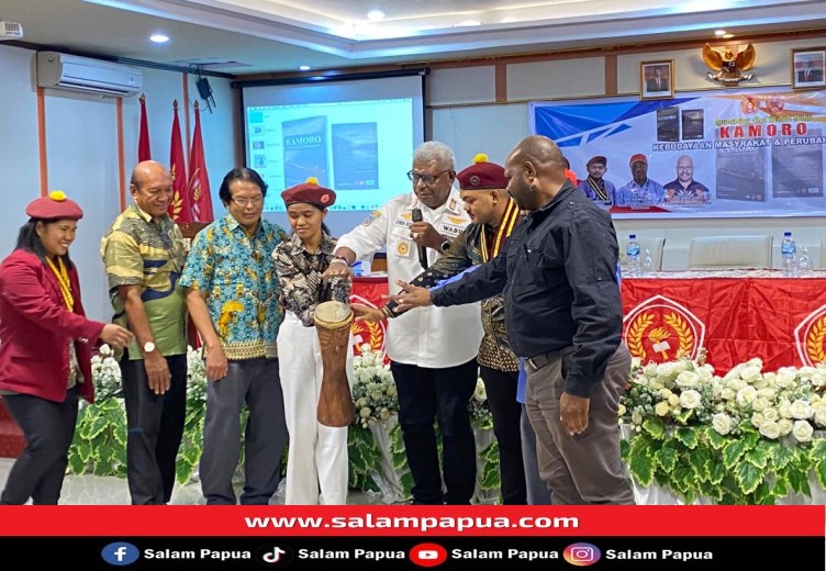Wabup Mimika Buka Launching Dan Bedah Buku �KAMORO� Karya PMKRI Timika
