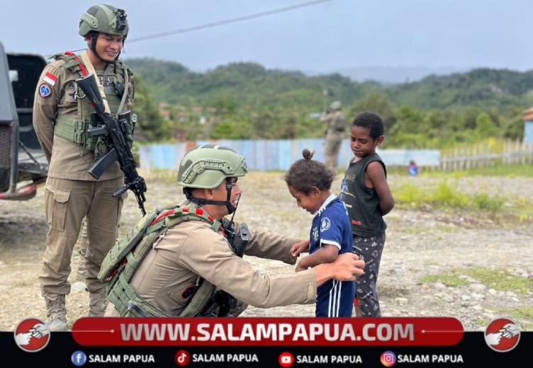 Patroli Dialogis Satgas Ops Damai Cartenz Di Oksibil Perkuat Kedekatan Dengan Masyarakat Dan Jaga Situasi Tetap Kondusif