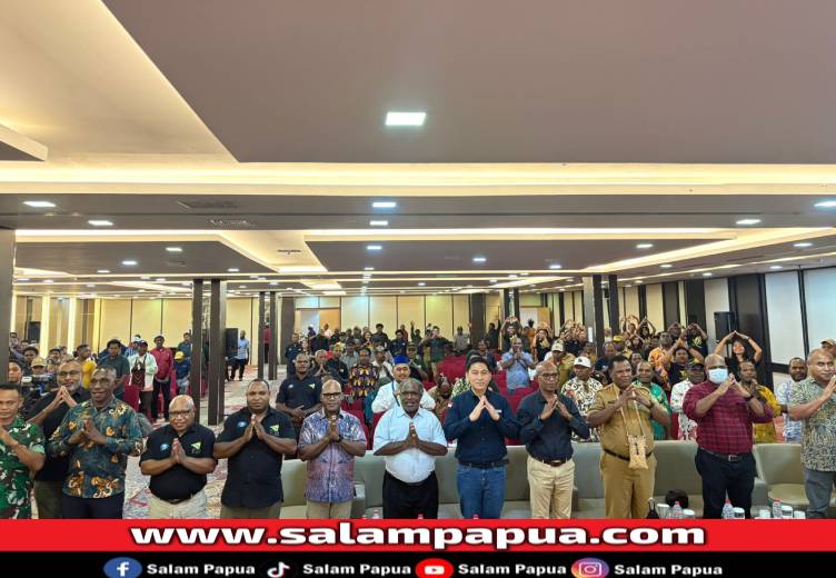Alumni YPMAK Deklarasi �Anyaman Noken Sudah Siap�