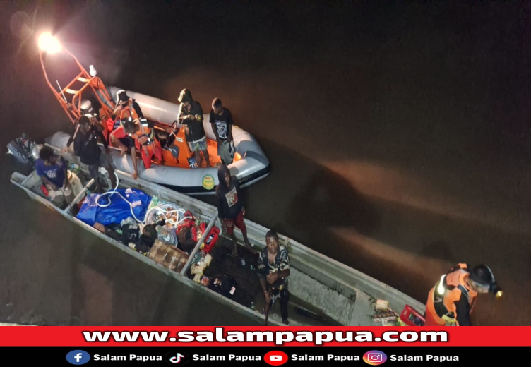 Tim SAR Gabungan Selamatkan Korban Perahu Terbalik Di Perairan Asmat