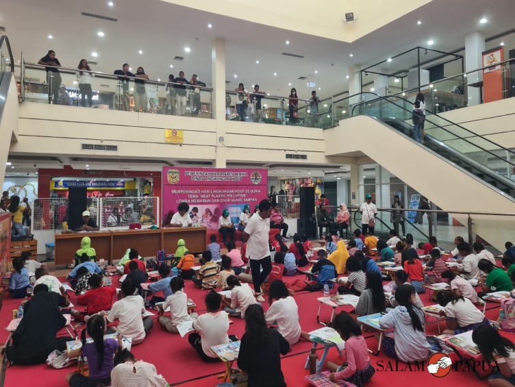 DINAS LINGKUNGAN HIDUP MIMIKA GELAR LOMBA MEWARNA SISWA-SISWI SD
