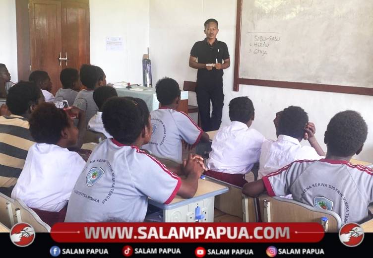 Satgas TMMD Kodim 1710/Mimika Edukasi Pelajar Dampak Buruk Narkoba Dan Lem Aibon