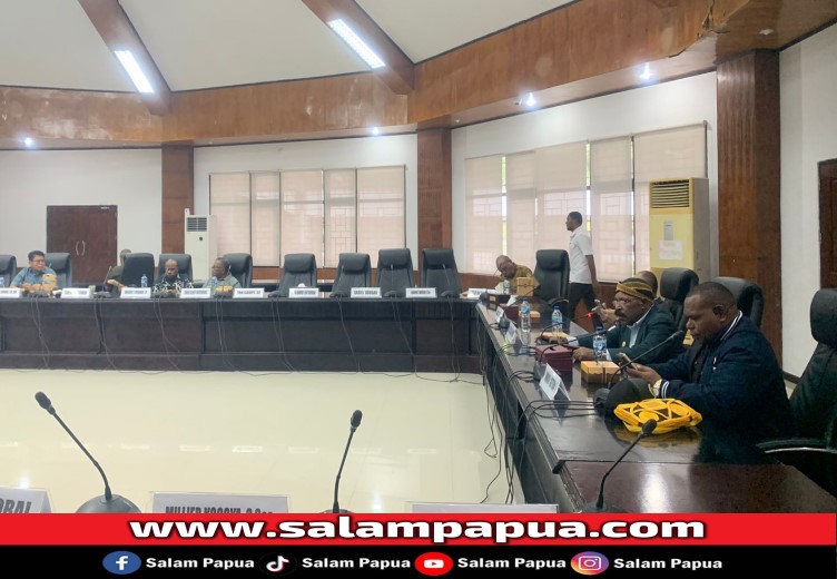 DPRD Mimika Gelar Rapat Paripurna Penetapan Johannes Rettob Jadi Bupati Definitif