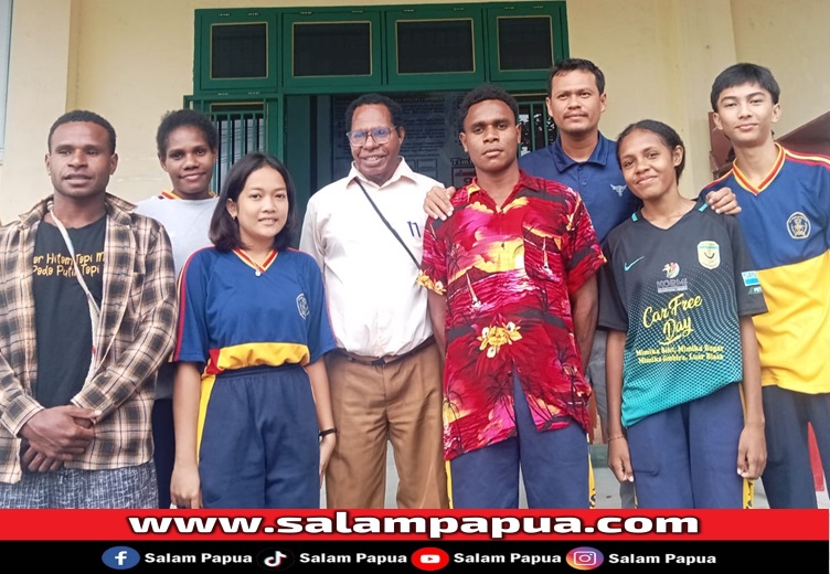 Siswa SMAN 1 Timika Berhasil Memboyong 4 Piala Juara 1 O2SN 2024