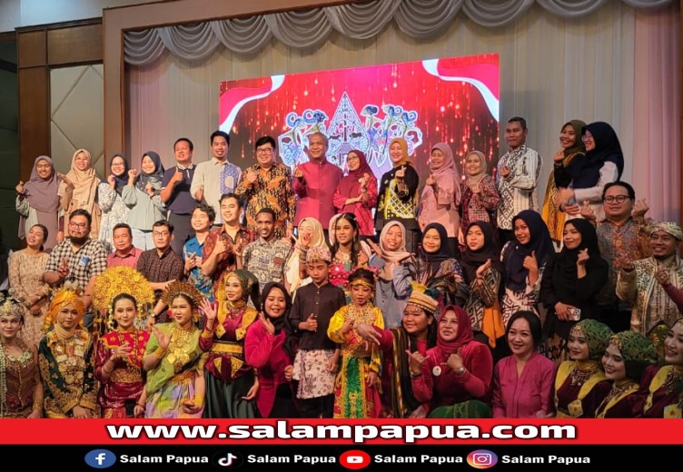 Foto bersama usai acara Festival Warisan Nusantara di Hatyai Thailand, Sabtu (11/5/2024) (salampapua.com/Foto dokumen pribadi/Liora Manurung)