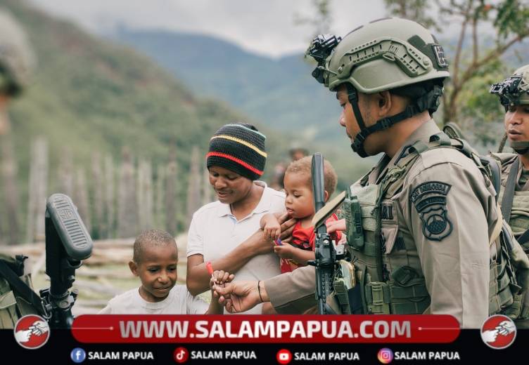 Patroli Humanis, Satgas Operasi Damai Cartenz Dekatkan Diri Ke Warga