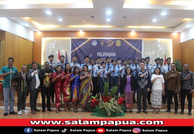 31 Taruna-Taruni SMKS Penerbangan Petra Timika Dilepas