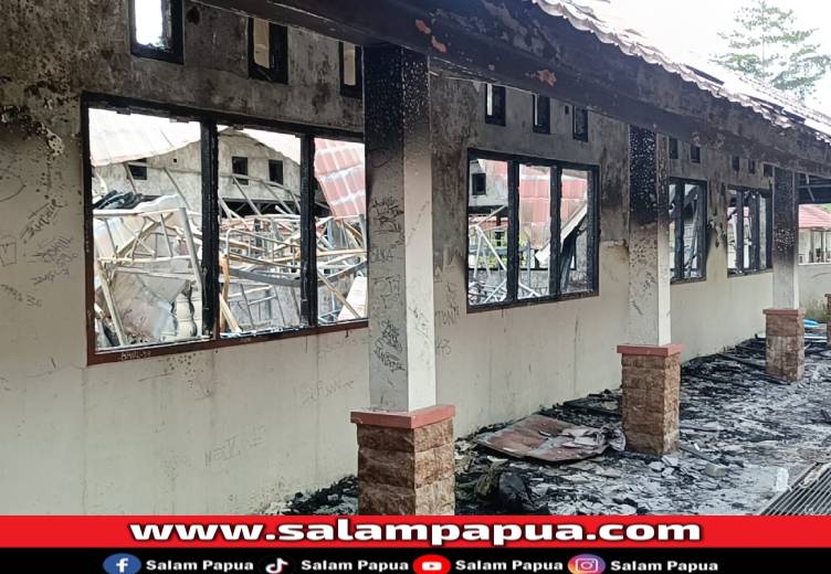 Kondisi bangunan SMA Negeri 5 Sentra Pendidikan Timika pasca kebakaran lalu (Salampapua.com/Acik)
