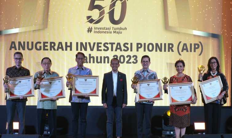 Foto bersama para pimpinan perusahaan yang memperoleh Anugerah Investasi Pioner 2023 dari Kementerian Investasi/BKPM (Foto:corp.comm PTFI)