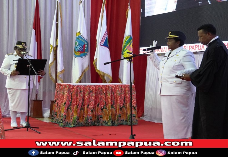 Martha Pigome Dilantik Menjadi Pj Bupati Paniai Gantikan Denci Nawipa