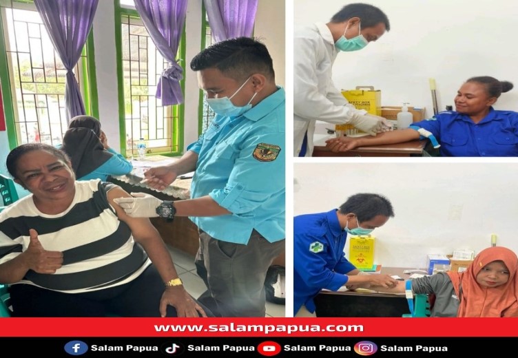 Pelaksanaan vaksin Hepatitis bagi Tim medis dan Nakes di Puskesmas Mapurjaya, Distrik Mimika Timur, Kabupaten Mimika, Sabtu (13/4/2024) (salampapua.com/Acik)