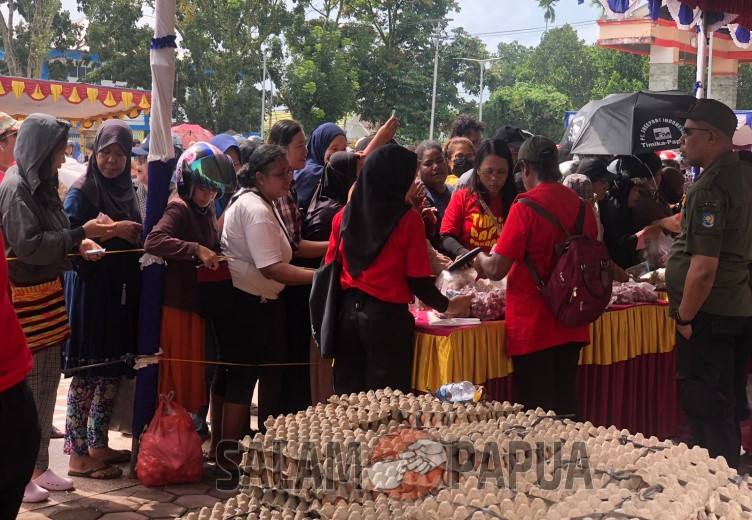 Masyarakat Mimika Mengaku Senang Adanya Pasar Murah Yang Digelar Dinas Ketahanan Pangan