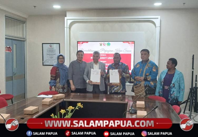 Foto bersama antara Pemkab Nduga dan RS Universitas Hasanuddin Makassar usai penandanganan Perjanjian Kerja Sama, Jumat (3/7/2026)(Salampapua.com/Dokumen Pemkab Nduga)
