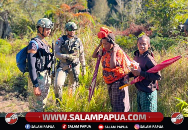 Patroli Dialogis Dan Layanan Kesehatan Warnai Operasi Damai Cartenz Di Distrik Sinak