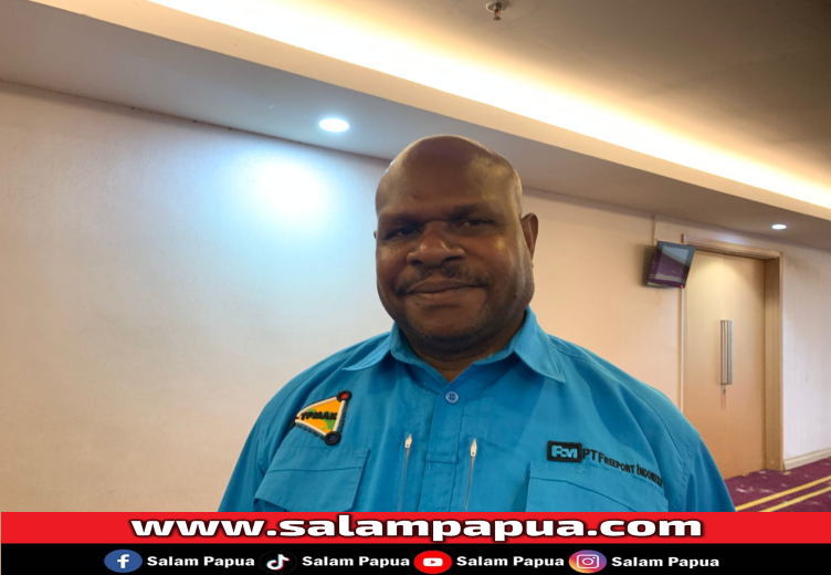 Direktur YPMAK, Dr Leonardus Tumuka (Salampapua.com/Evita)
