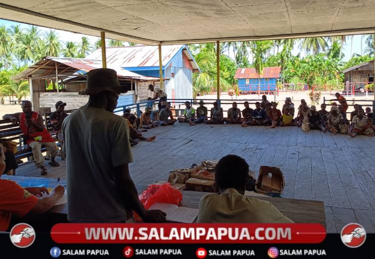 Pokja Kampung Yapakopa Salurkan Seng Ke 60 KK, Bantu Gereja Dan Atasi Banjir