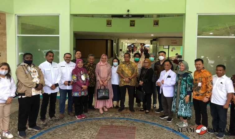 KOMISI IX DPR RI SAMBANGI RUMAH SAKIT MITRA MASYARAKAT DI TIMIKA