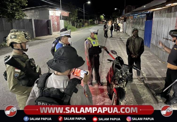 Patroli Gabungan Dan Razia Malam Di Nabire, Satgas Ops Damai Cartenz 2026 Amankan Senjata Tajam
