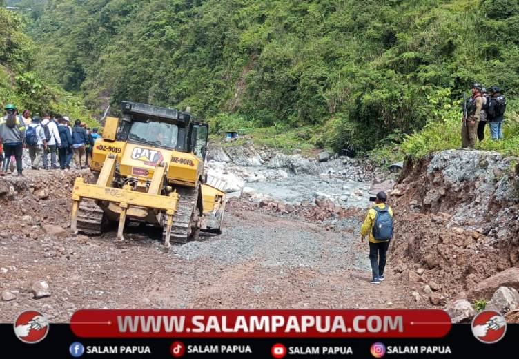 Delapan Titik Longsor Di Waa Banti, Akses Jalan Terputus, Pemkab Mimika-Freeport Kebut Penanganan