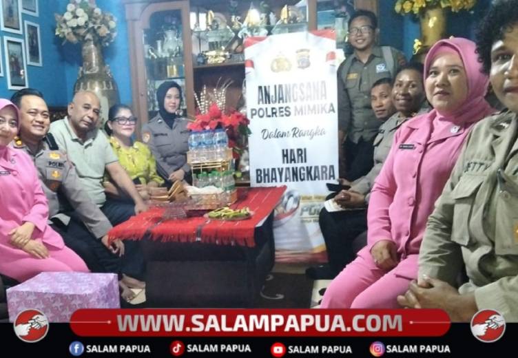 Rangkaian HUT Bhayangkara Ke-80, Kapolres Mimika Kunjungi Personel Dan Bhayangkari Yang Sakit Menahun
