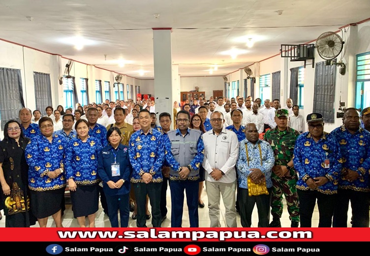Foto bersama peserta SKD CPNS Kabupaten Mimika (salampapua.com/Evita)