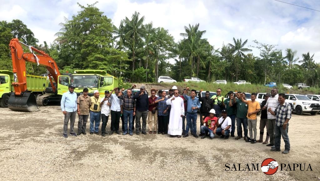 Foto bersama usai Misa Pemberkatan (Foto:salampapua.com/Evita)