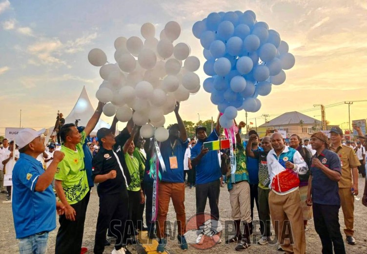 Pelepasan balon ke udara tanda Porkab Mimika I tahun 2023 resmi dibuka (salampapua.com/Evita)