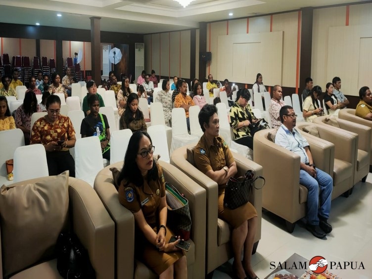 Tamu undangan dan orang tua yang hadir dalam acara penamatan (Foto:salampapua.com/Acik)