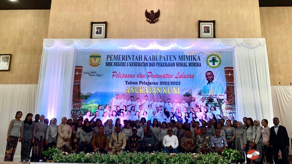Foto bersama Siswa-Siswi angkatan XI SMKN 3 Mimika (Foto:salampapua.com/Evita)