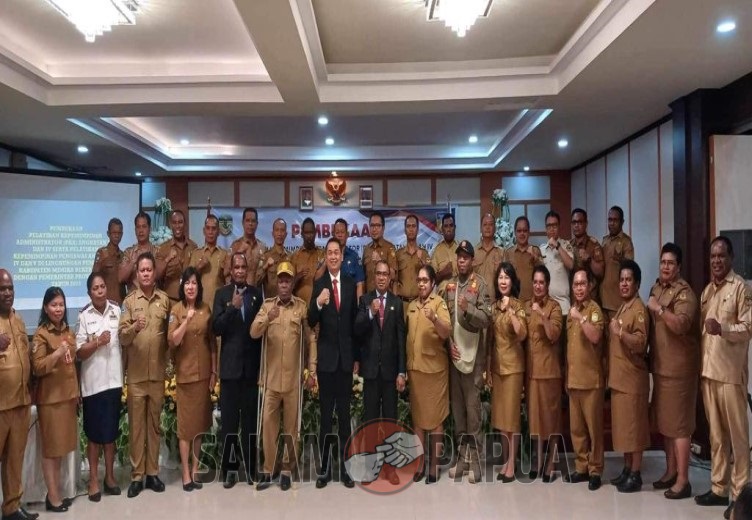 Foto bersama pimpinan OPD usai kegiatan pembukaan (Foto:salampapua.com/Evita)