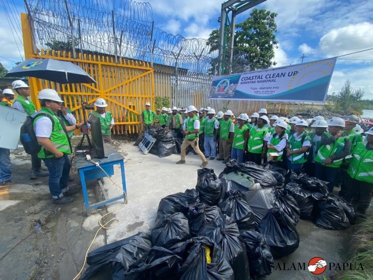 FREEPORT INDONESIA MEMBERSIHKAN LINGKUNGAN DI AREA PORTSITE MIMIKA DALAM MEMPERINGATI HARI LINGKUNGAN HIDUP SEDUNIA TAHUN 2023