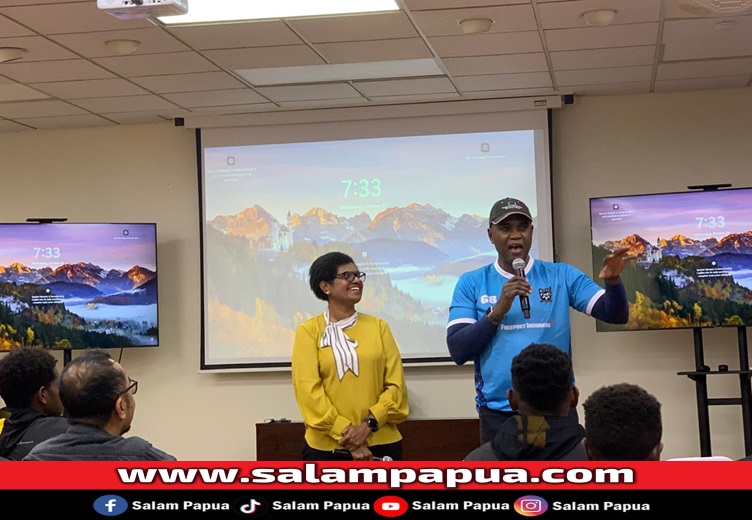 Sambutan Executive Vice President (EVP) of Operations PTFI George Banini, di Hall Senior Guest House, Tembagapura (salampapua.com/Evita)
