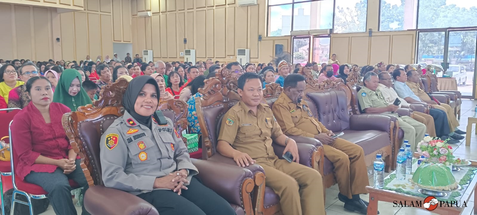 Tamu undangan yang hadir dalam acara penamatan SMPN 2 Mimika (Foto:salampapua.com/Acik)