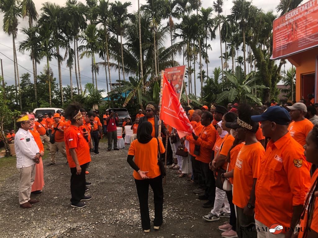 Pelantikan Pengurus  DPC-PAC Partai Buruh Kabupaten Mimika oleh Presiden Partai Buruh Said Iqbal (Foto:salampapua.com/Evita)