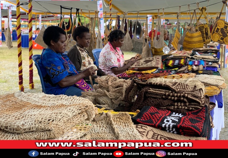 UMKM Mimika pada perayaan HUT Mimika ke-28 (salampapua.com/Evita)