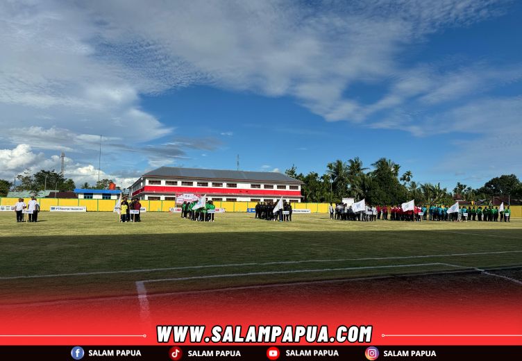 Peserta Liga 4 Regional Papua Tengah saat mengikuti pembukaan kegiatan (salampapua.com/JR)