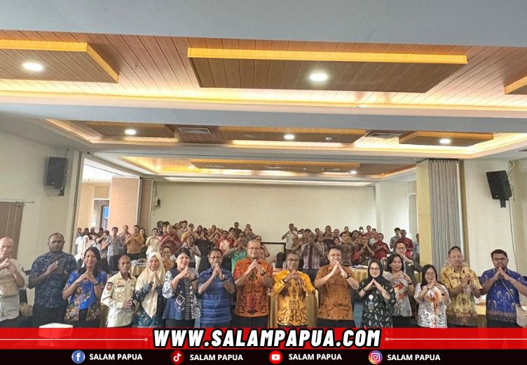 Foto bersama semua peserta kegiatan (salampapua.com/Evita)