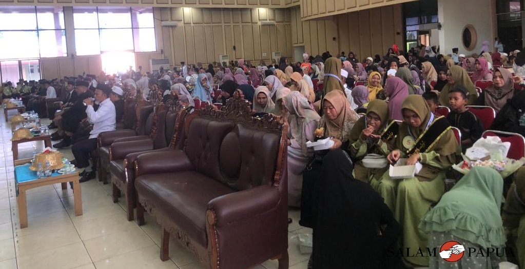 Suasana Haflah At-Takharruj (Wisuda Pelepasan) jenjang pendidikan TKIT, SD dan MTs Plus Al Ishlah di bawah naungan Ketua Yayasan Al-Islah Bondowoso cabang Timika (Foto:salampapua.com/Evita)
