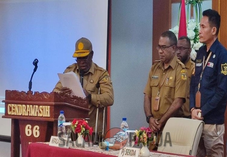 Pj Sekda Mimika Petrus Yumte mewakili Pj Bupati Mimika saat membuka kegiatan (Foto:salampapua.com/Evita)