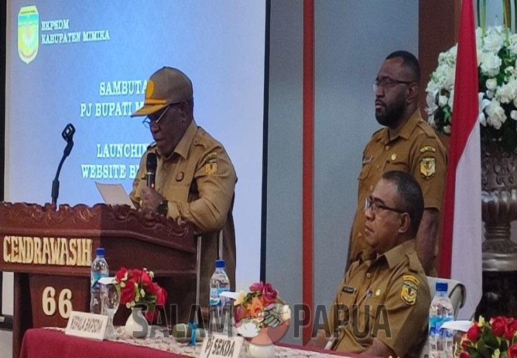 Pj Sekda Mimika Petrus Yumte saat menyampaikan sambutan Pj Bupati Mimika (Foto:salampapua.com/Evita)