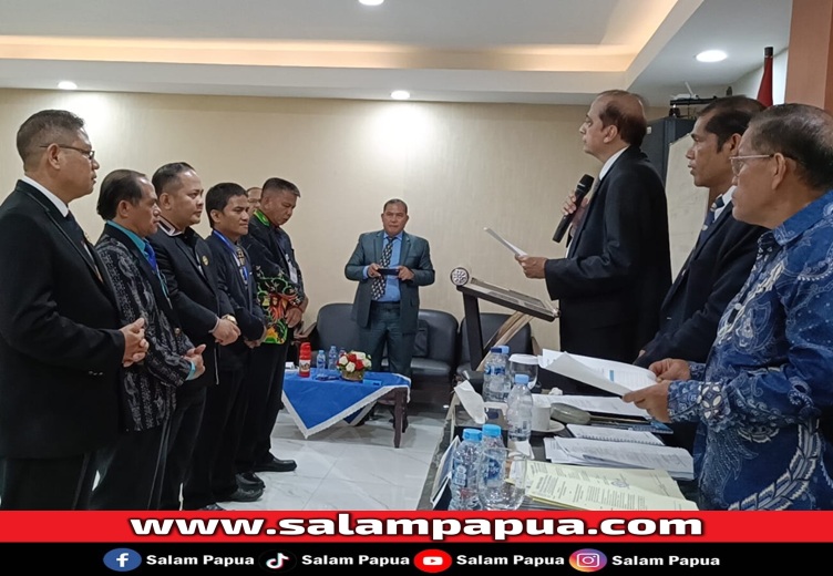 Pengucapan sumpah dan janji BPD periode pelayanan 2024-2028 (salampapua.com/Acik)
