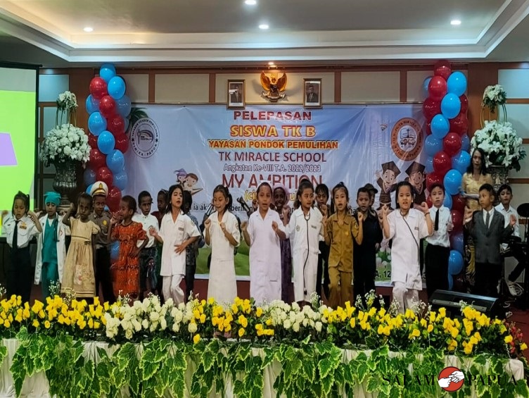 TK MIRACLE SCHOOL GELAR PENAMATAN BAGI 29 ANAK TK B ANGKATAN KE-VII