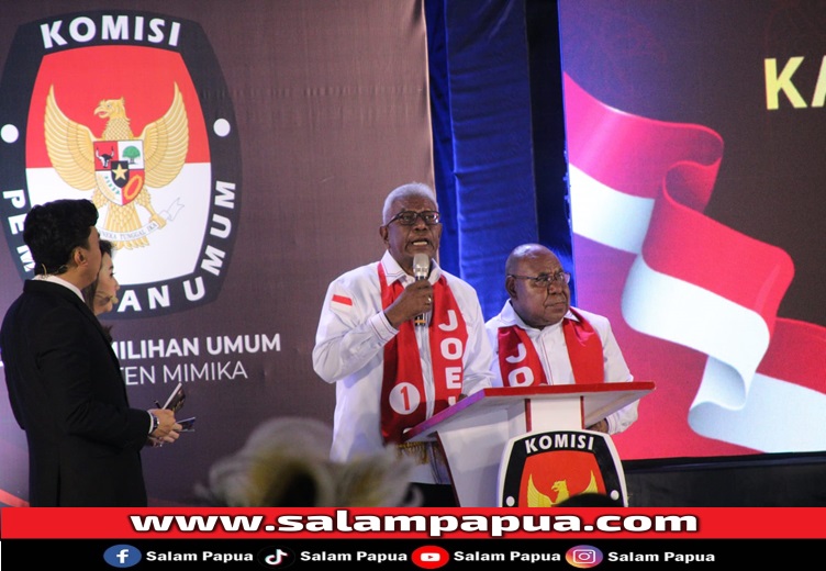 Paslon nomor urut 1 Johannes Rettob dan Emanuel Kemong (JOEL) saat menyampaikan visi-misi (salampapua.com/Abeth)